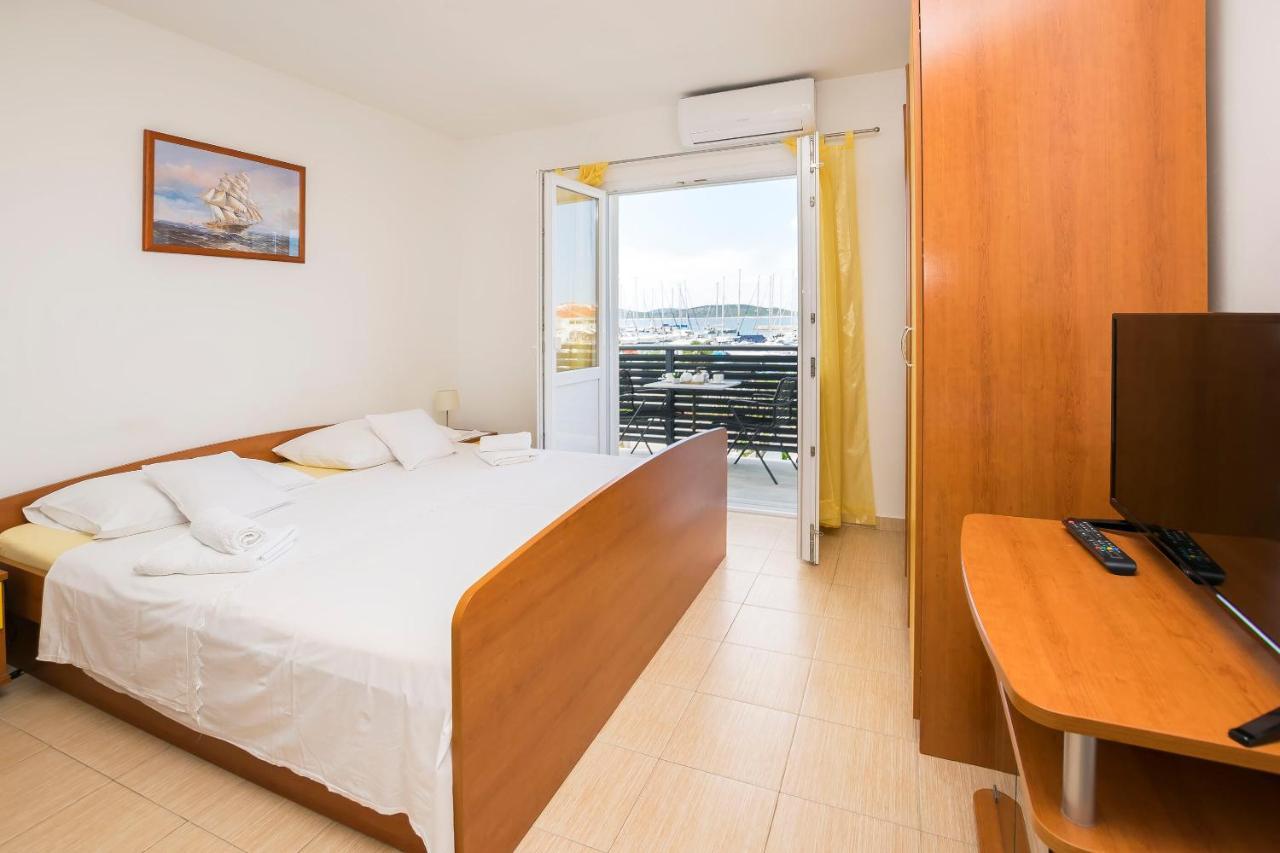 Apartments And Rooms Mare Vodice Exteriér fotografie