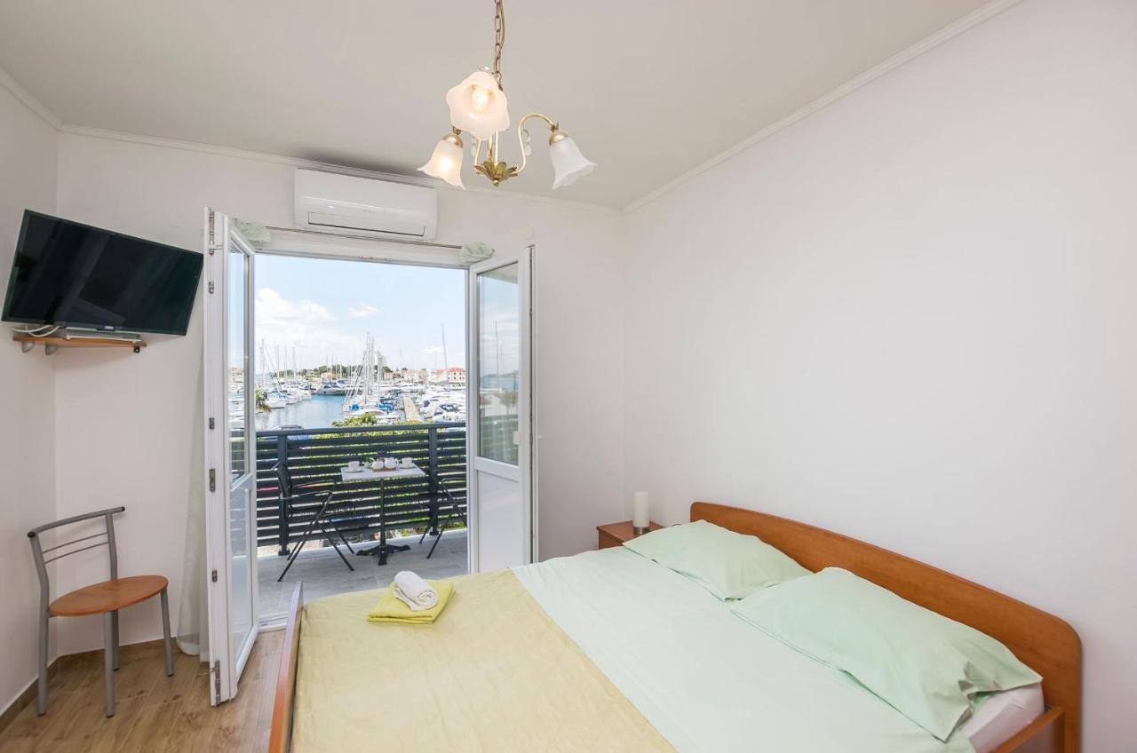 Apartments And Rooms Mare Vodice Exteriér fotografie